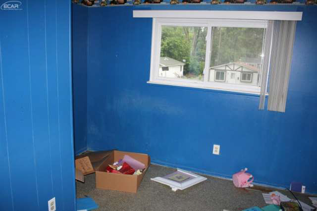 2730 East Pierson Road Flint, MI 48506 - Photo 12 of 16 21194711-11.JPG