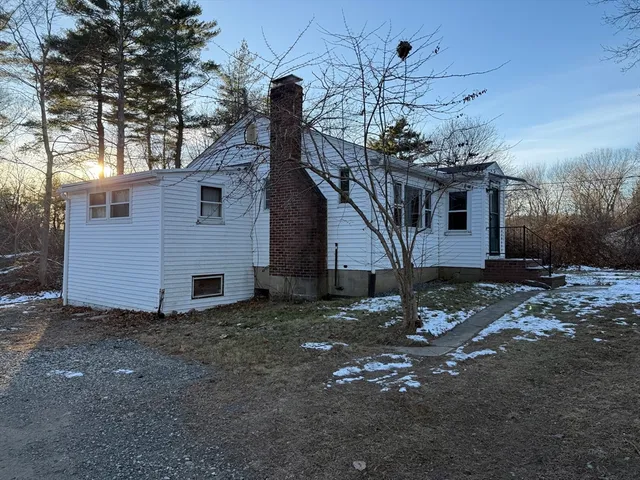 $2,700 | 414 Central Street, Unit 1, Rowley, MA 01969
