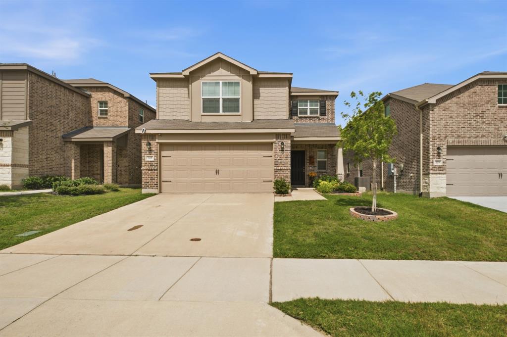 325 Hopson Street Van Alstyne, TX 75495 - Photo 3 of 40