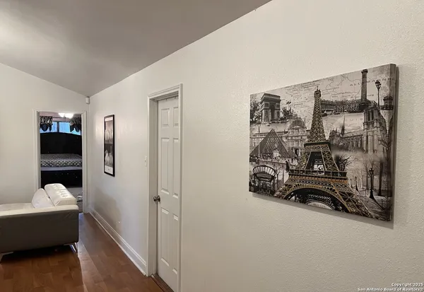 $2,200 | 6011 Forest Ridge, San Antonio, TX 78240