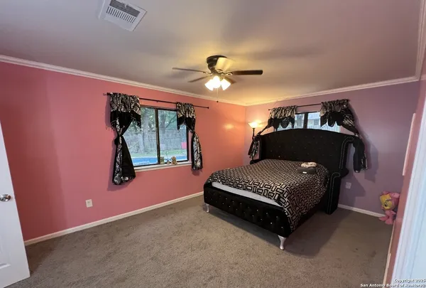 $2,200 | 6011 Forest Ridge, San Antonio, TX 78240