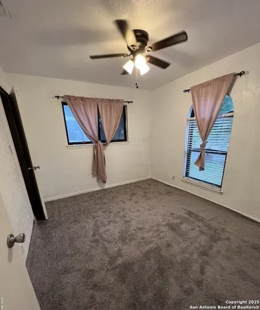 $2,200 | 6011 Forest Ridge, San Antonio, TX 78240