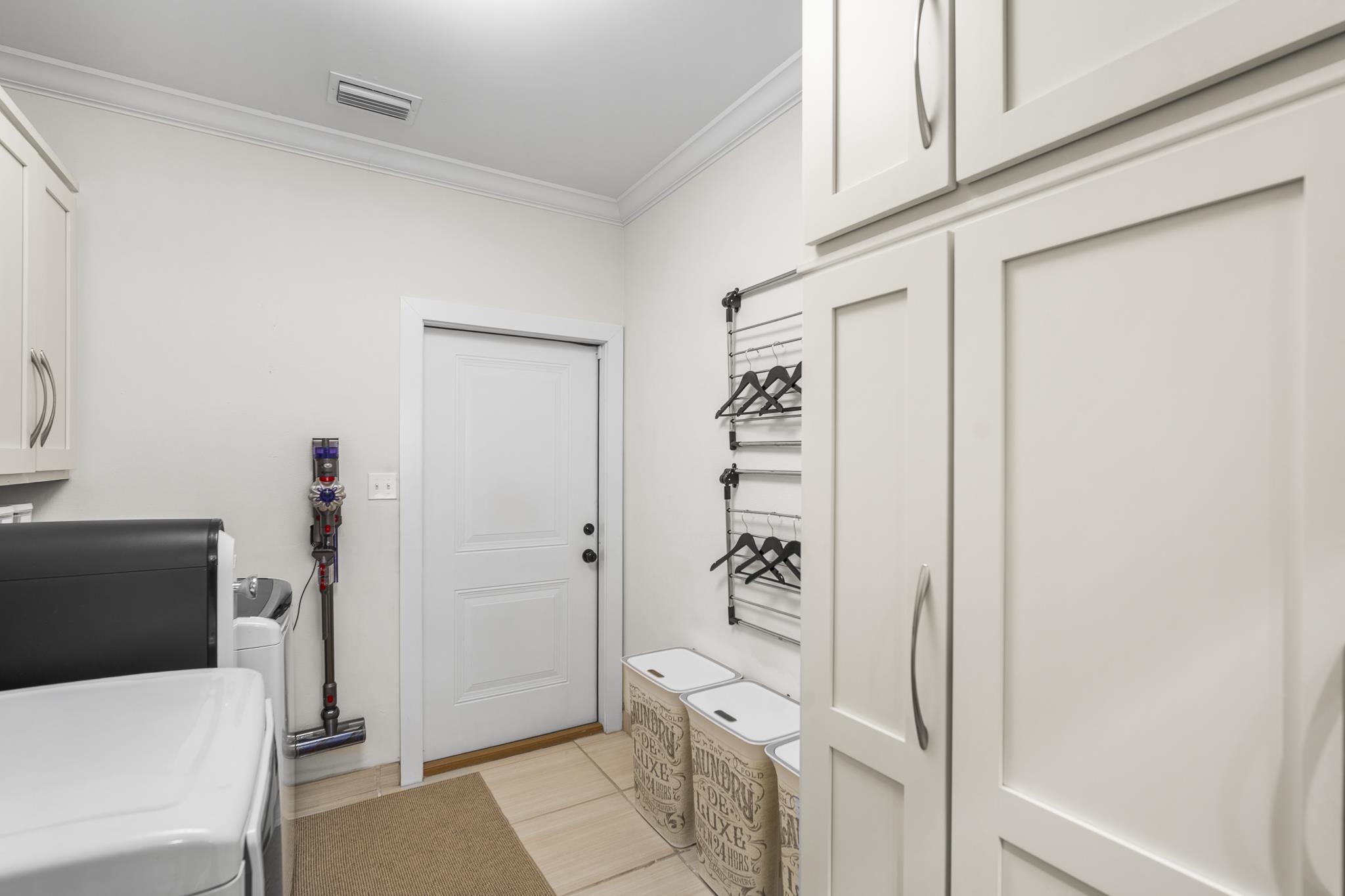 178 Lakeview Loop Daphne, AL 36526 - Photo 16 of 43 Mud Room