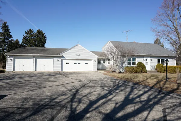 $395,000 | N4593 County Rd P, Delavan, WI 53115