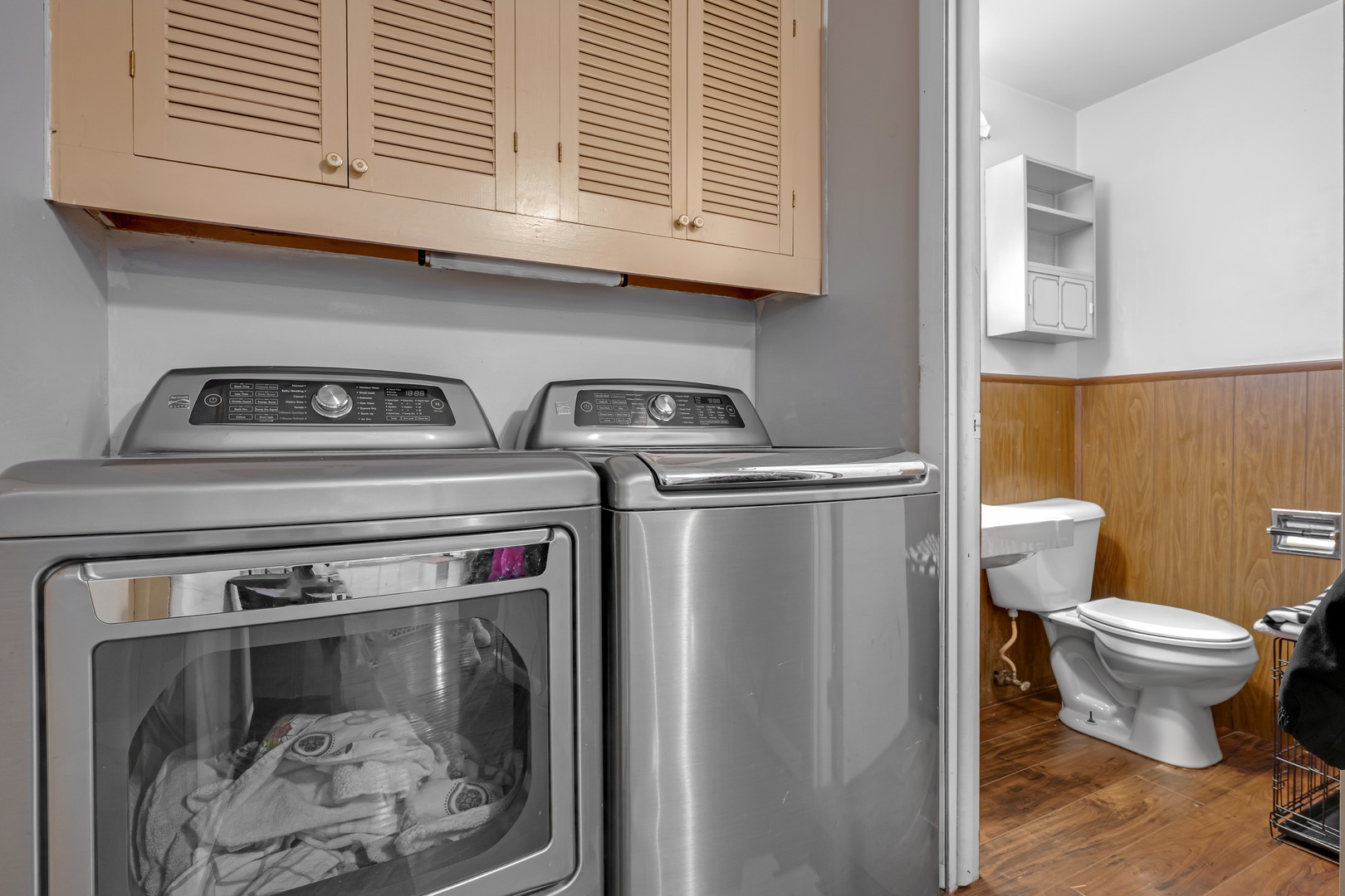 635 Springinsguth Road Schaumburg, IL 60193 - Photo 19 of 26 a utility room with dryer and washer