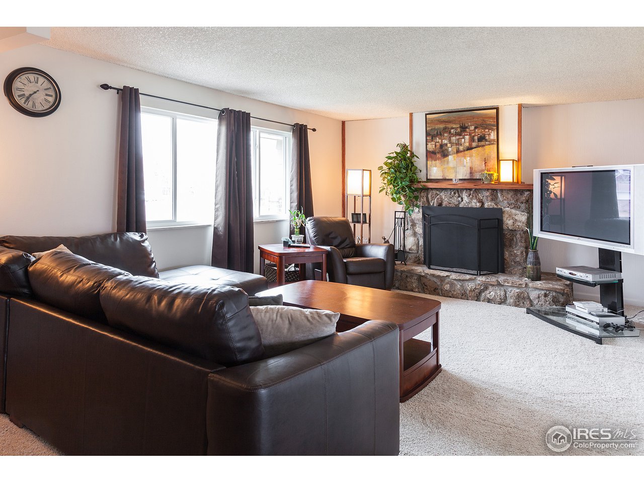 2701 West 19th St Road Greeley, CO 80634 - Photo 3 of 25 Living Room