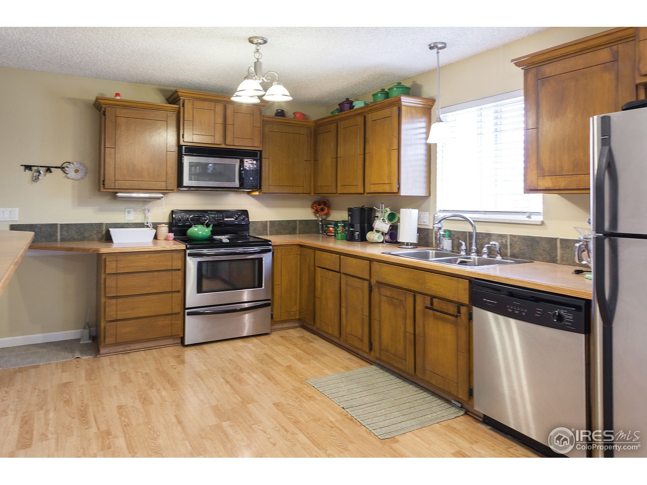 2701 West 19th St Road Greeley, CO 80634 - Photo 5 of 25 SS Appliances