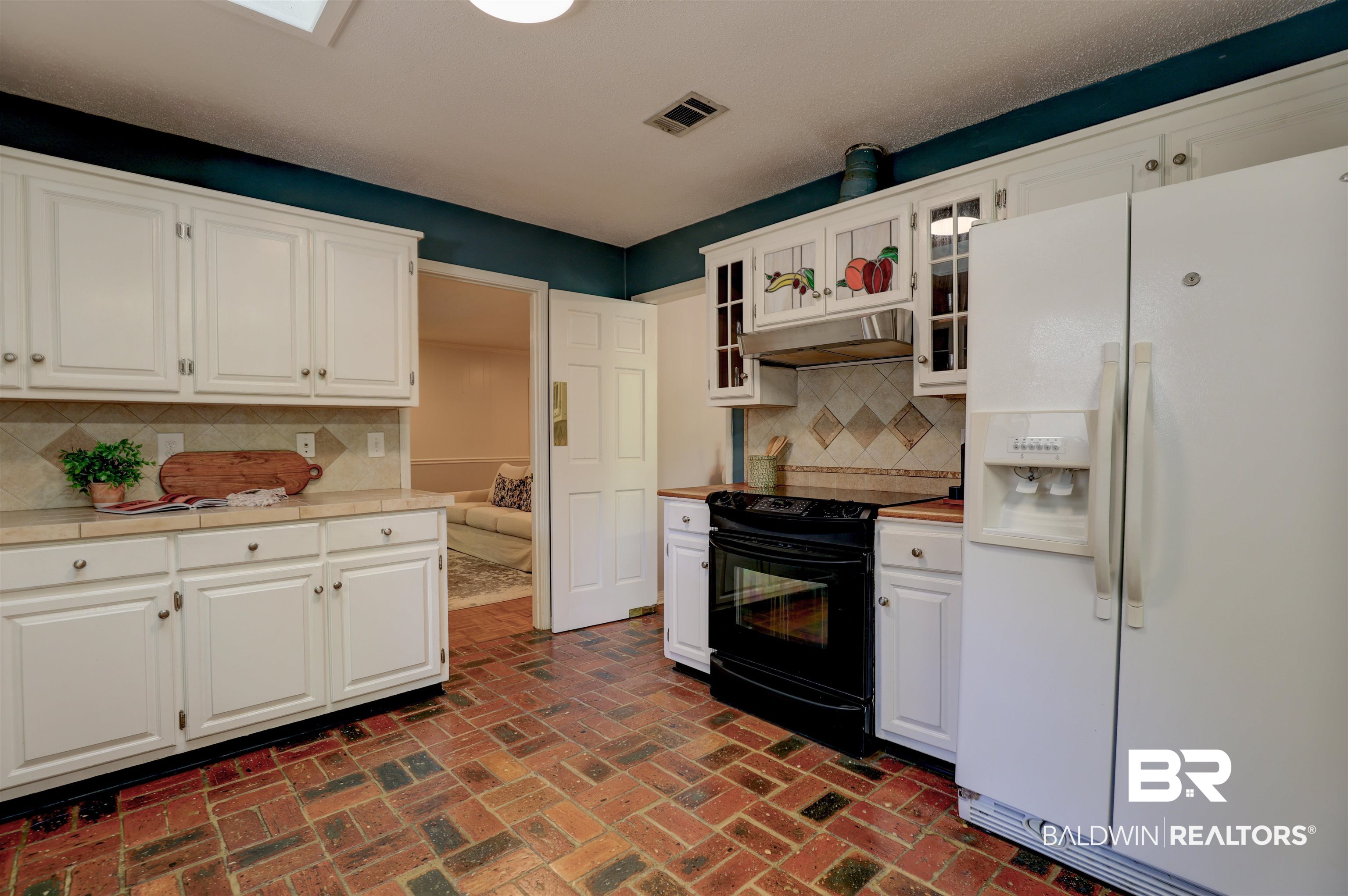 7312 Wild Oaks Road Fairhope, AL 36532 - Photo 10 of 32 Kitchen