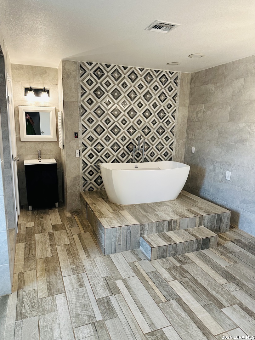 12335 Shepherd Road Atascosa, TX 78002 - Photo 15 of 52