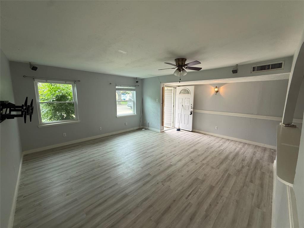 3138 Abbey Road Carrollton, TX 75007 - Photo 6 of 30