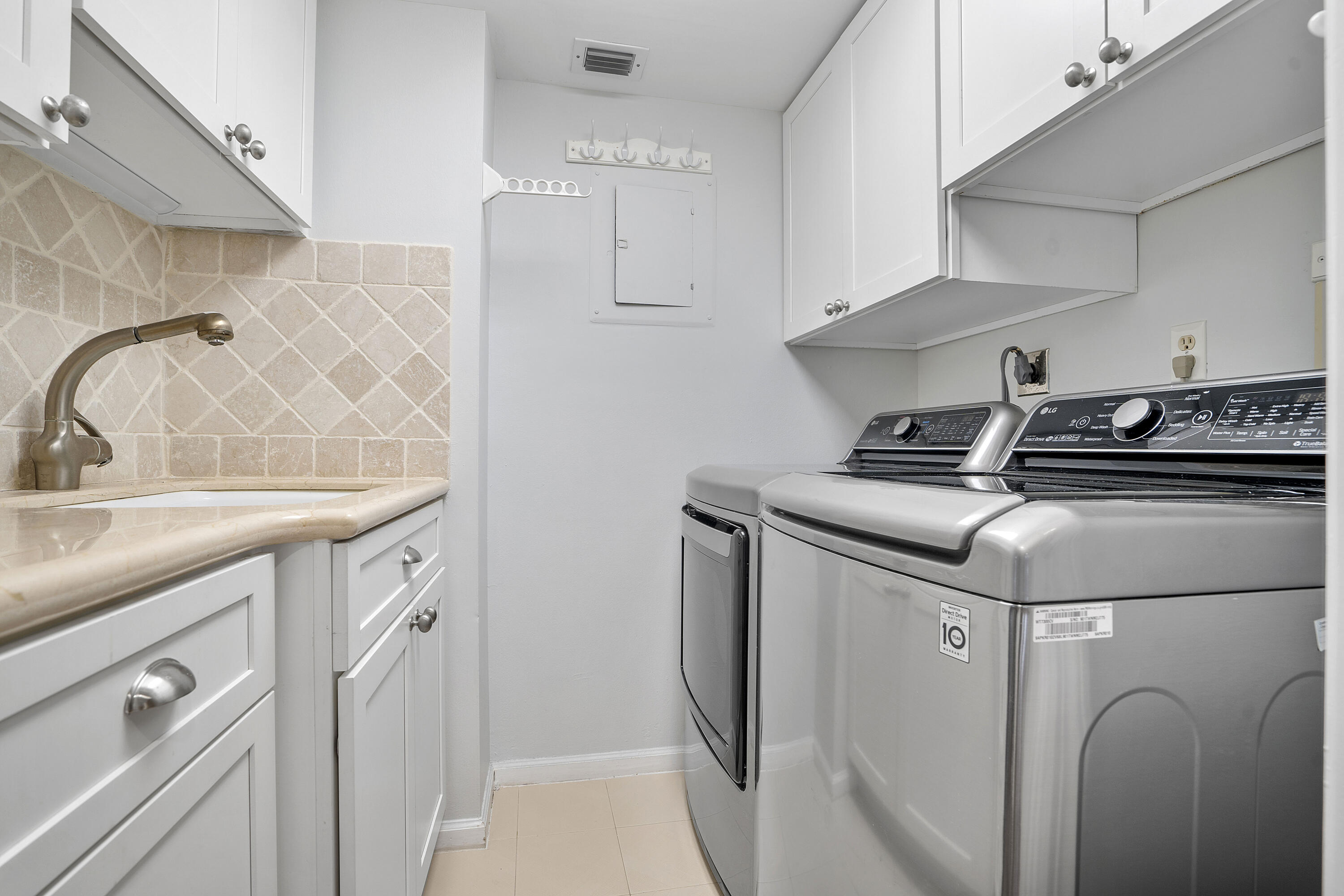 1401 South Ocean Boulevard, Unit 305 Boca Raton, FL 33432 - Photo 21 of 56 Laundry Room