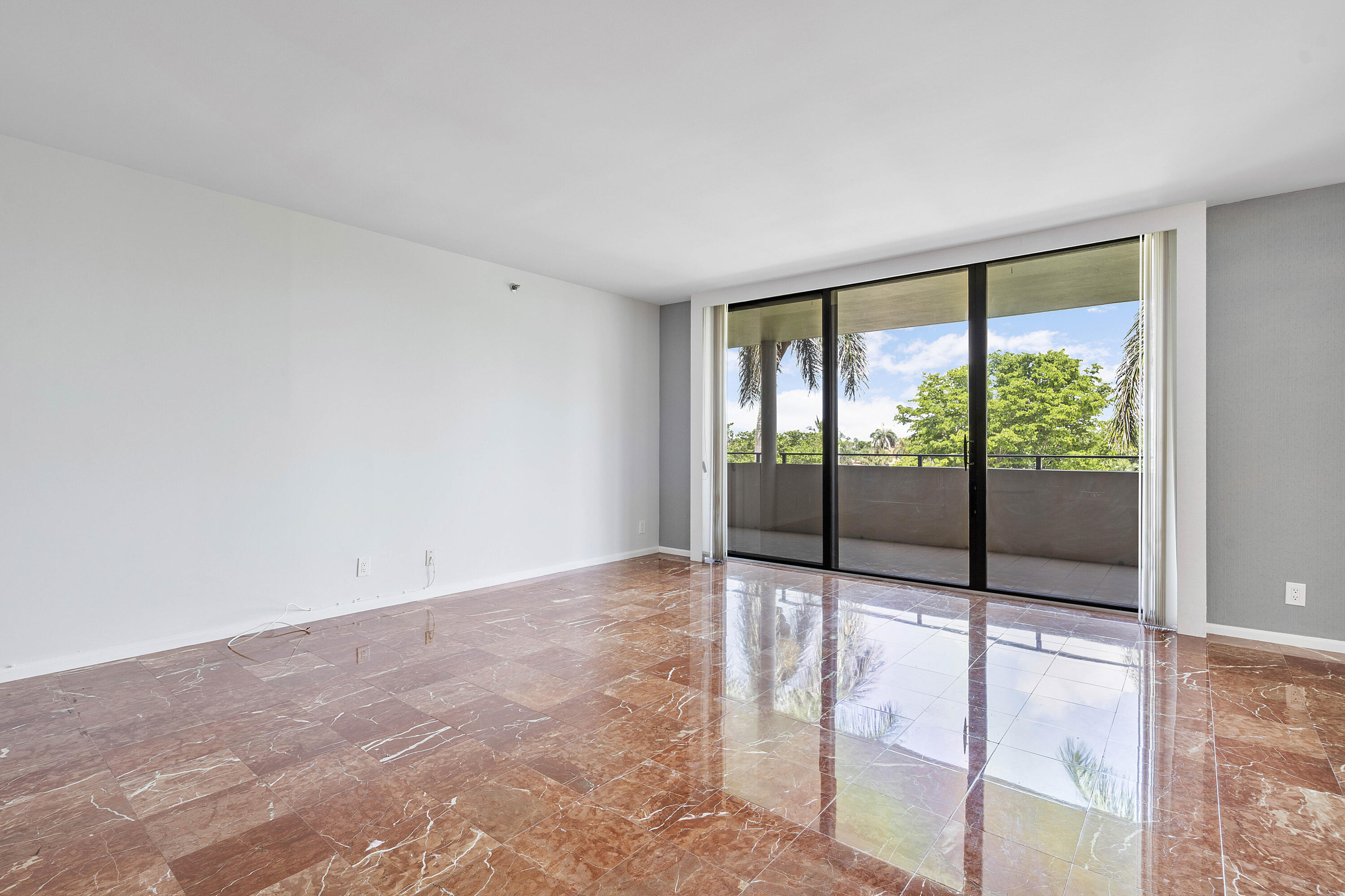 1401 South Ocean Boulevard, Unit 305 Boca Raton, FL 33432 - Photo 6 of 56 Living Room