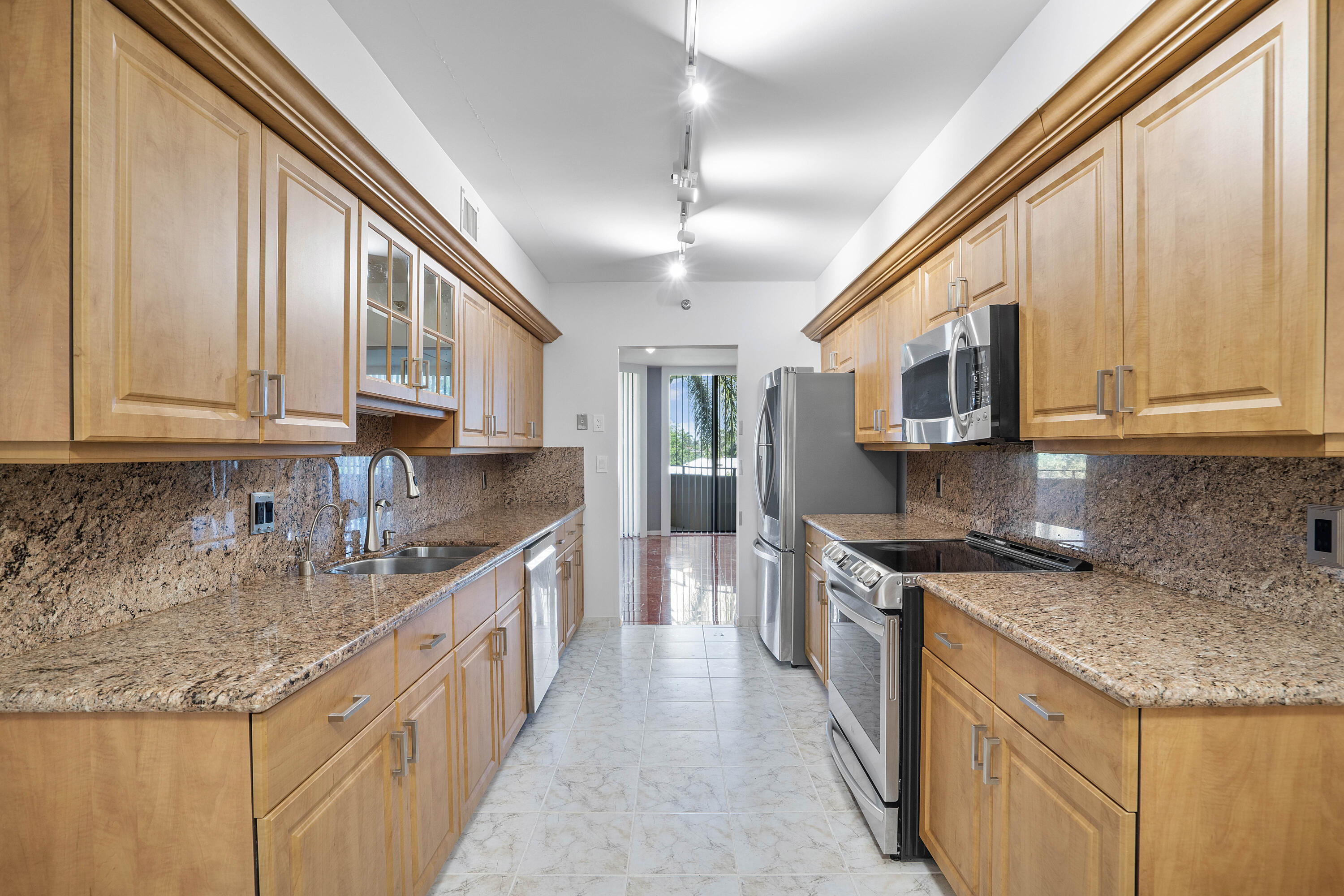 1401 South Ocean Boulevard, Unit 305 Boca Raton, FL 33432 - Photo 8 of 56 Kitchen