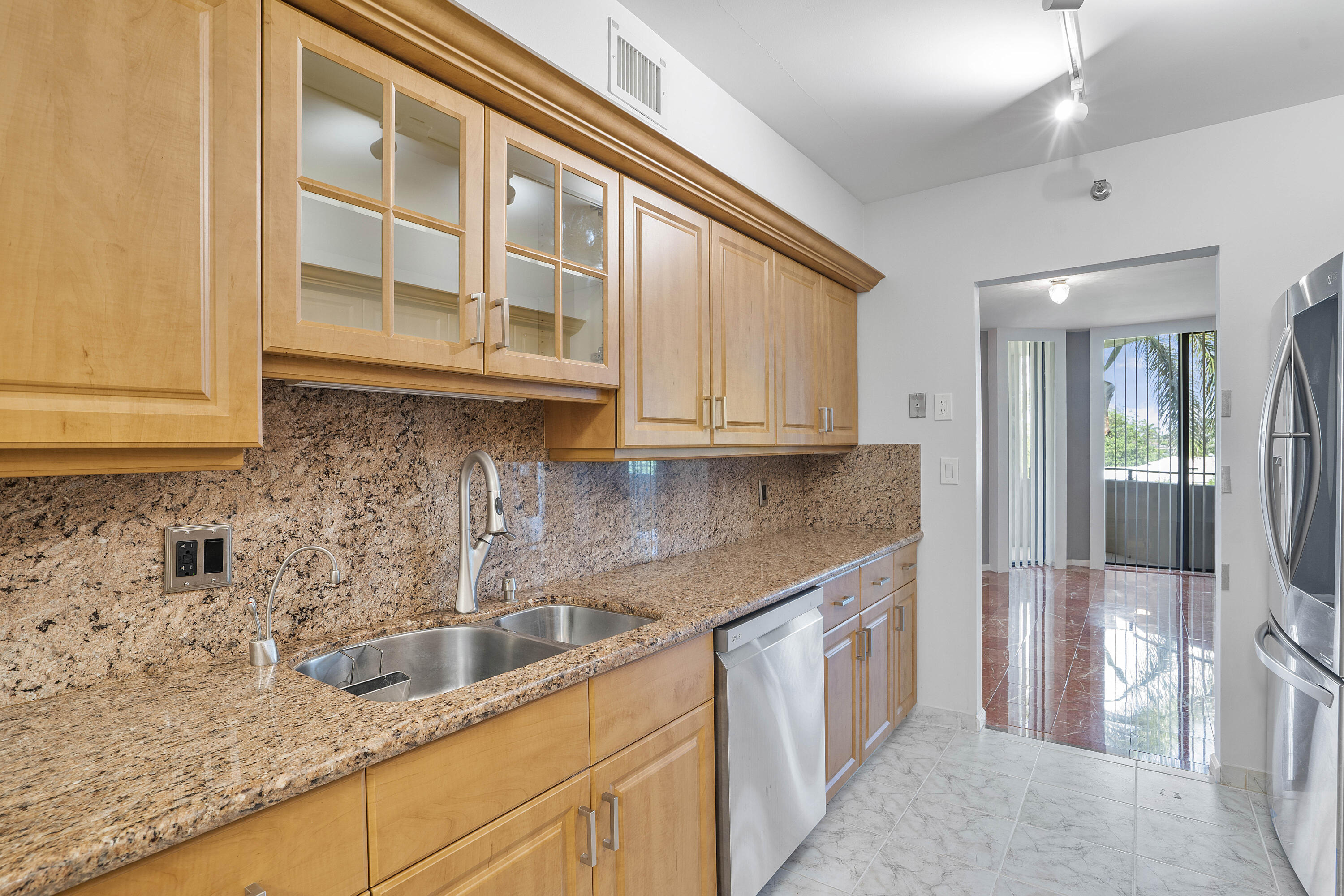 1401 South Ocean Boulevard, Unit 305 Boca Raton, FL 33432 - Photo 9 of 56 Kitchen