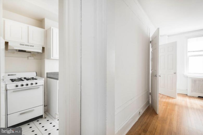 2100-2 Walnut Street, Unit 13E Philadelphia, PA 19103 - Photo 15 of 16