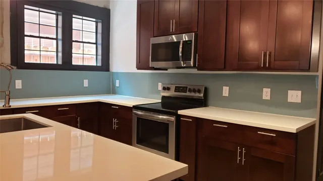 $1,295 | 6819 Avenue C, Unit A, Houston, TX 77011