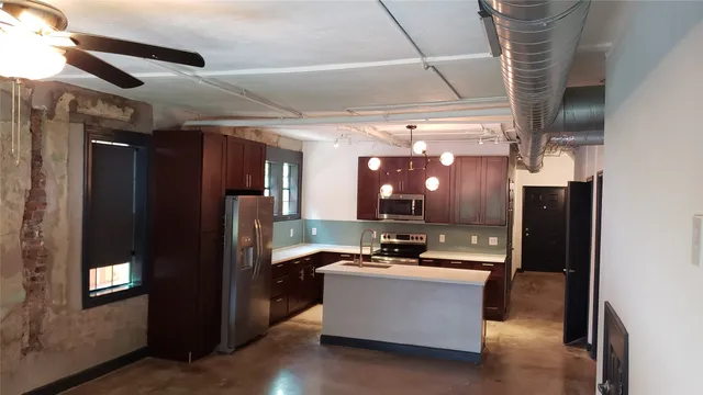 $1,295 | 6819 Avenue C, Unit A, Houston, TX 77011