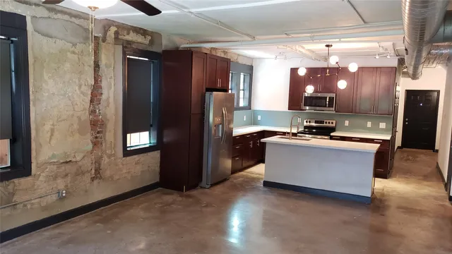 $1,295 | 6819 Avenue C, Unit A, Houston, TX 77011