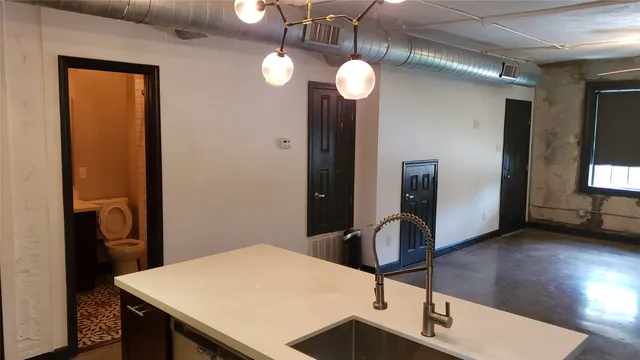 $1,295 | 6819 Avenue C, Unit A, Houston, TX 77011