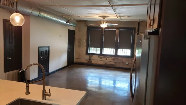 $1,295 | 6819 Avenue C, Unit A, Houston, TX 77011