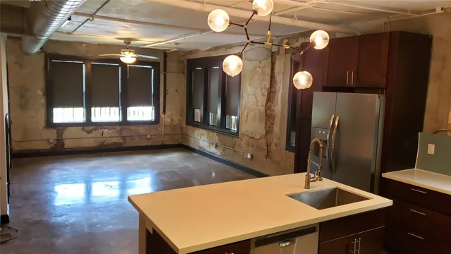 $1,295 | 6819 Avenue C, Unit A, Houston, TX 77011