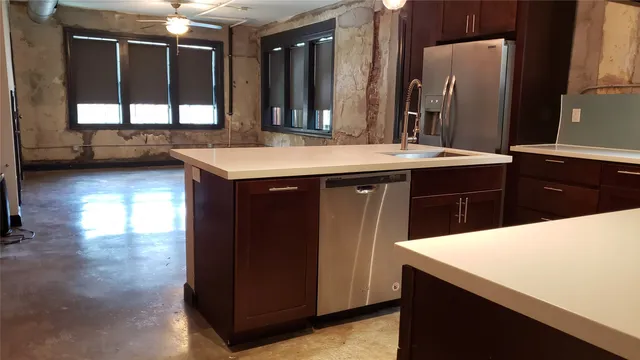 $1,295 | 6819 Avenue C, Unit A, Houston, TX 77011