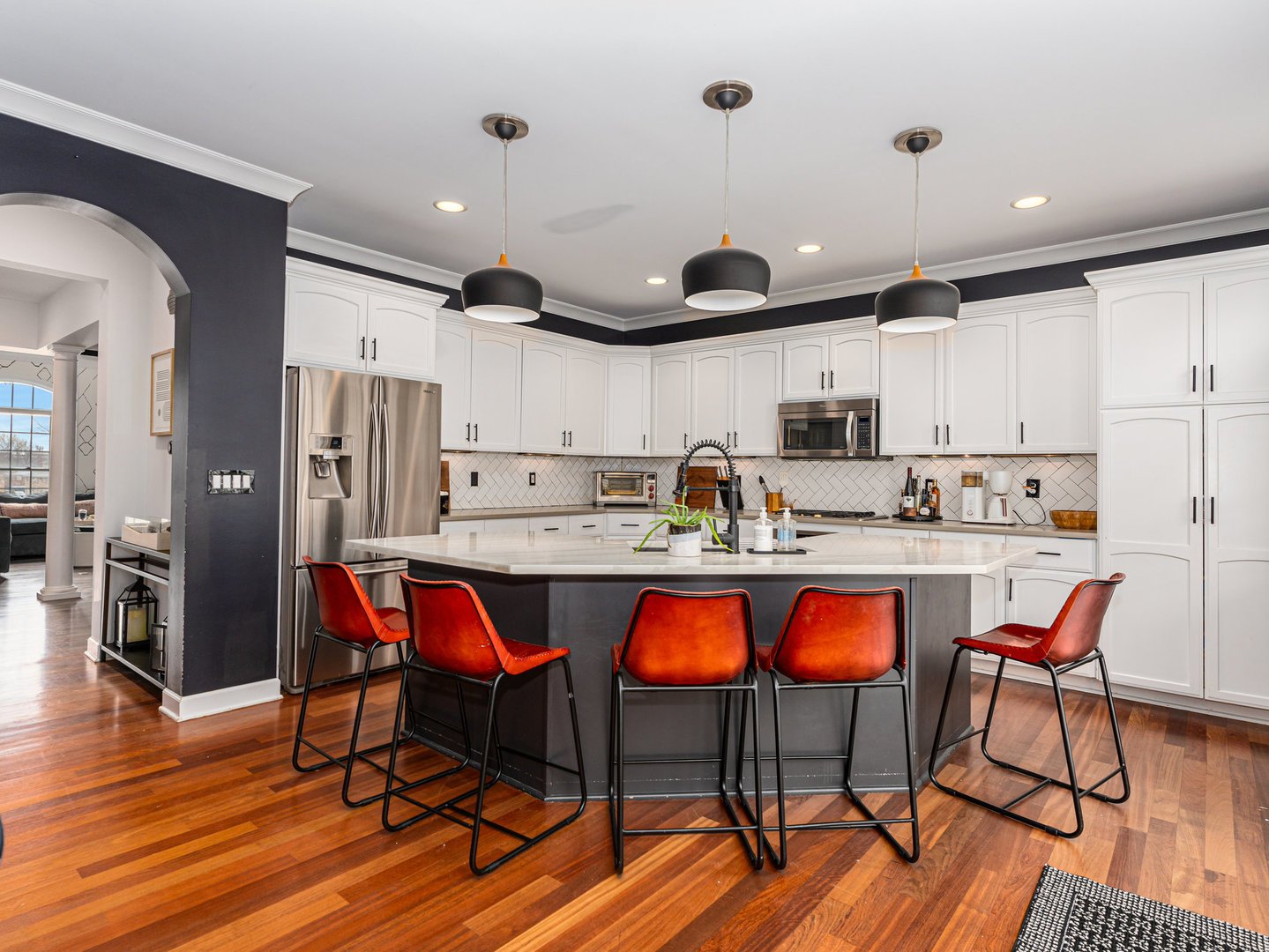 105 Spring Avenue Naperville, IL 60540 - Photo 2 of 40