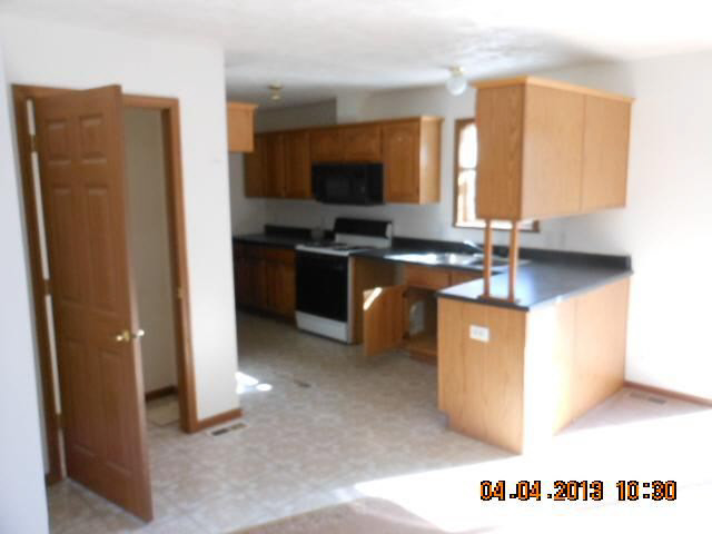 55124 Oak Road South Bend, IN 46628 - Photo 6 of 27 Gallery Image 6
