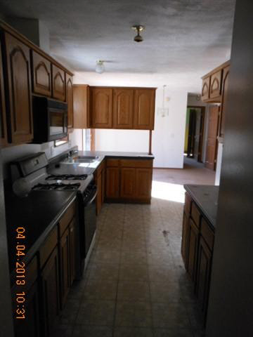 55124 Oak Road South Bend, IN 46628 - Photo 8 of 27 Gallery Image 8