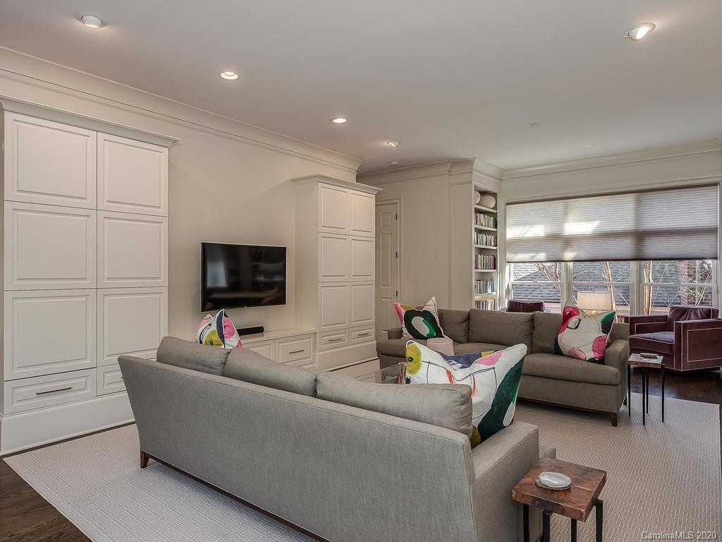 2015 Queens Road West Charlotte, NC 28207 - Photo 8 of 31 Gallery Image 8