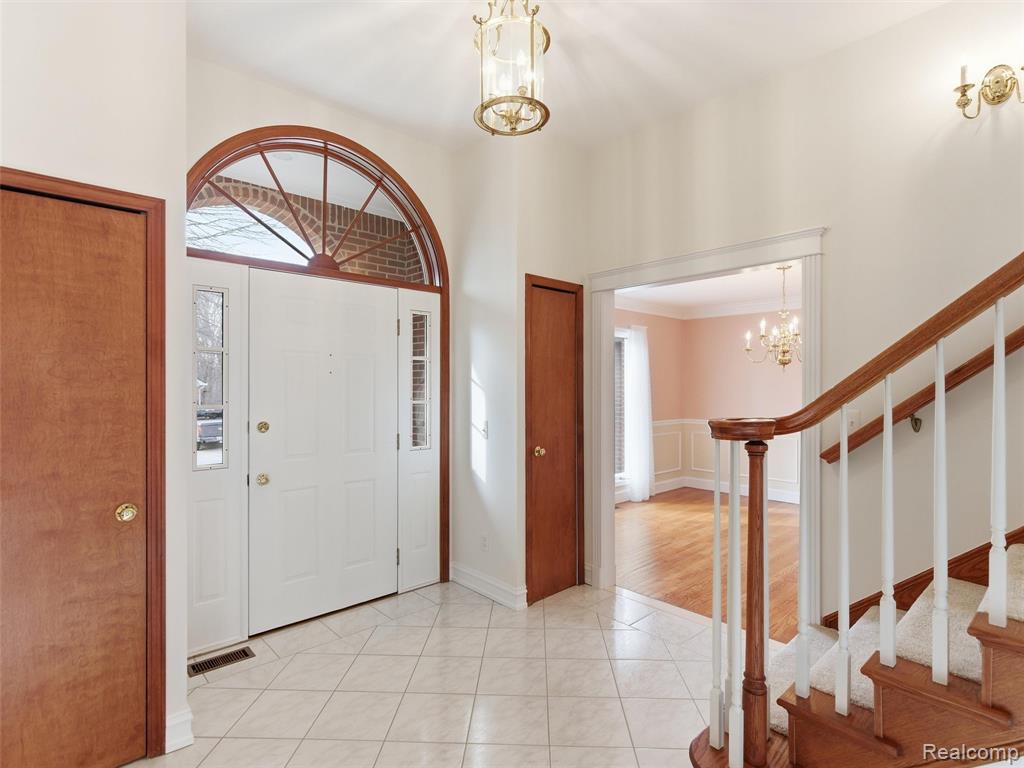 2178 Clinton View Circle Rochester Hills, MI 48309 - Photo 5 of 50 Gallery Image 5