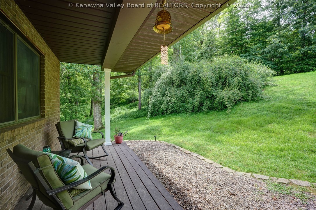 32 Thoroughbred Road Scott Depot, WV 25560 - Photo 3 of 30 Have a few minutes to relax?