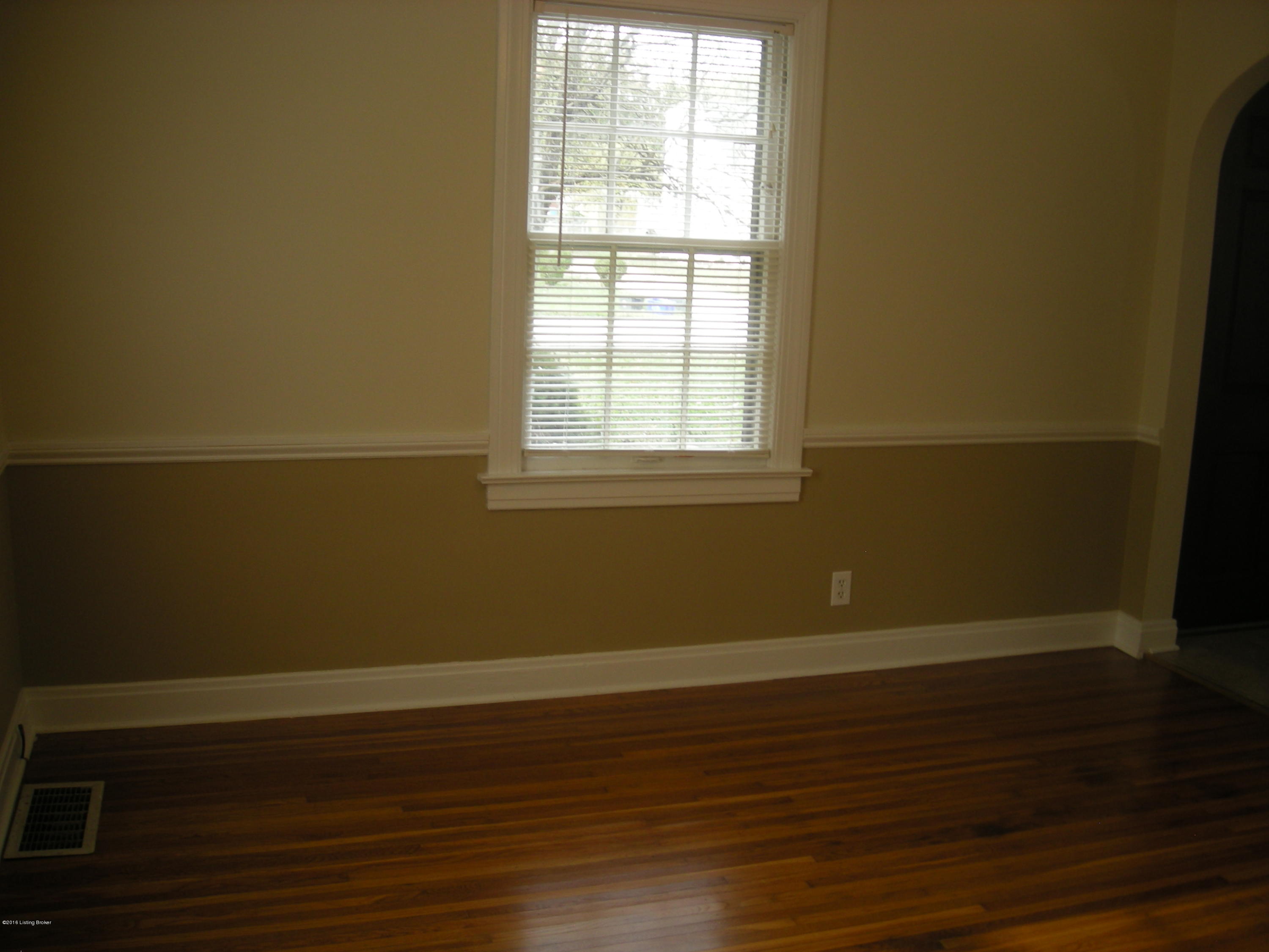 3213 Wessel Road Louisville, KY 40216 - Photo 10 of 33 Diningroom