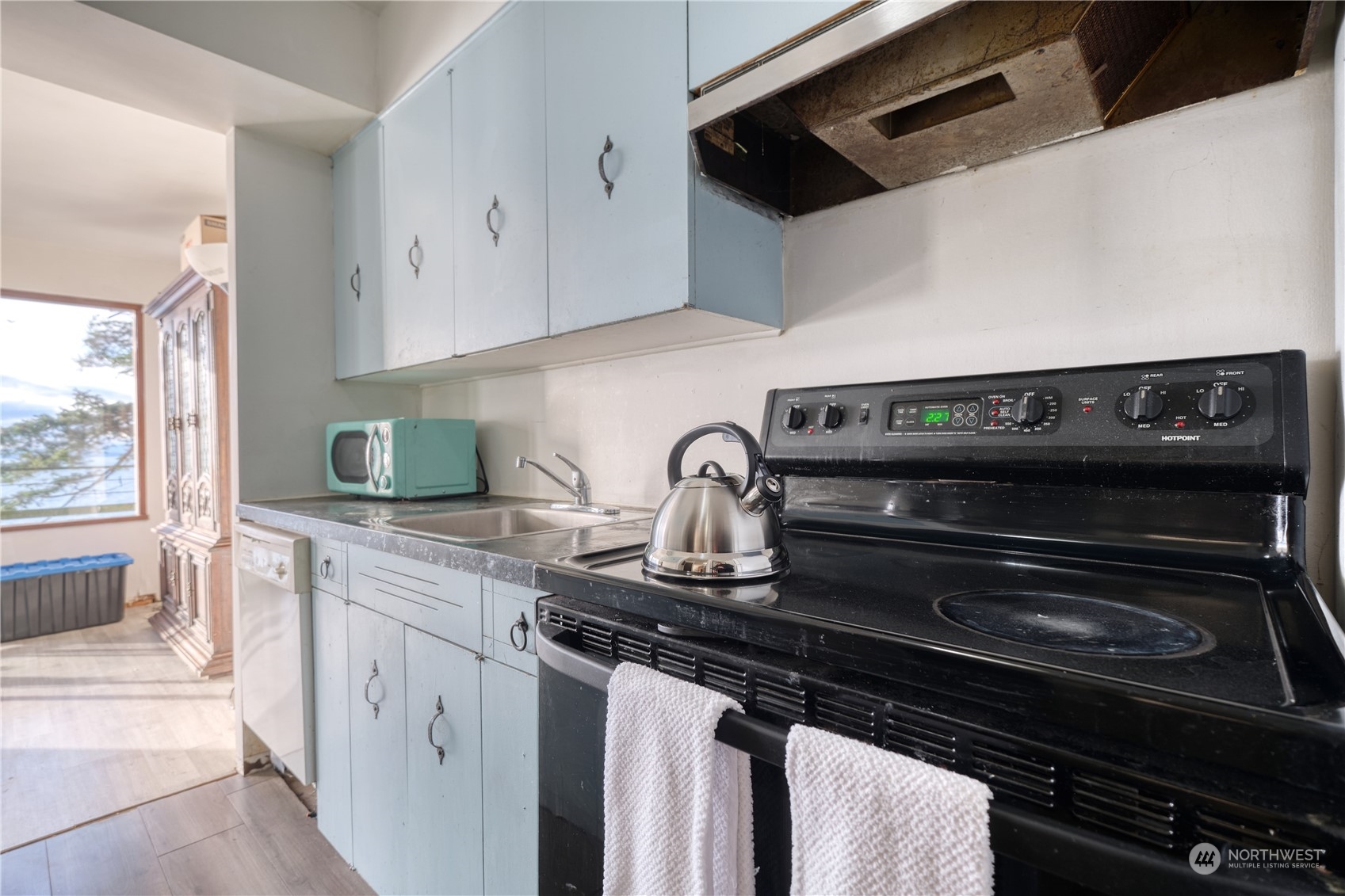 395 West Bluff Road Point Roberts, WA 98281 - Photo 22 of 38