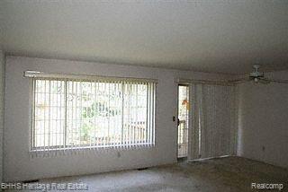756 South Milford Road, Unit 33 Milford, MI 48381 - Photo 4 of 14 Living Room