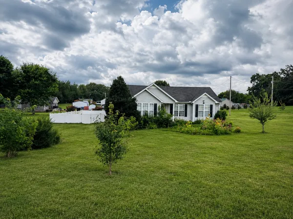 $285,900 | 719 Warner Bridge Road, Shelbyville, TN 37160