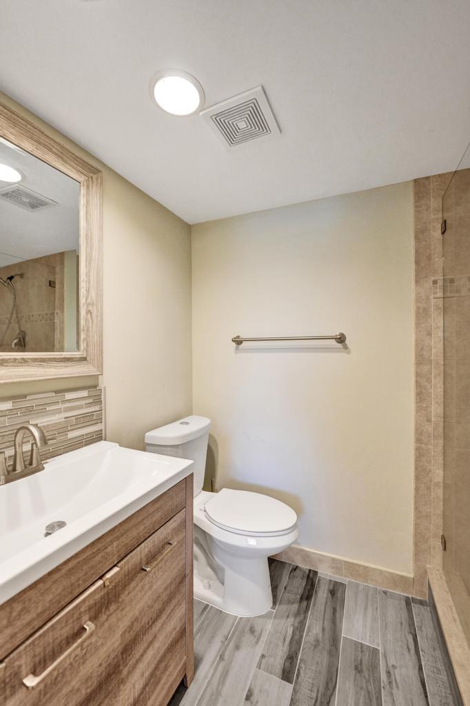 50 Southeast 12th Street, Unit 2650 Boca Raton, FL 33432 - Photo 8 of 17 Primary Bath