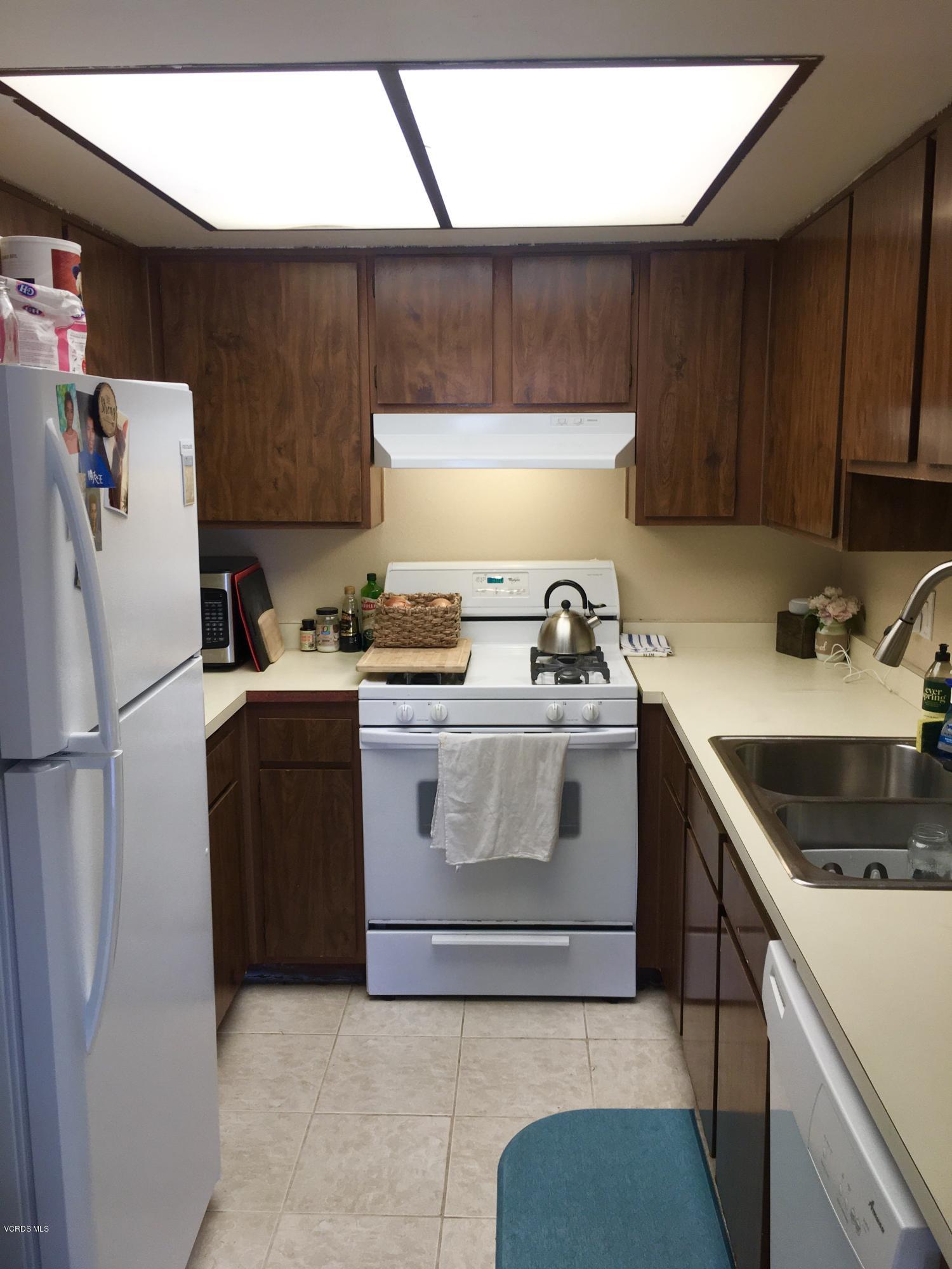 5206 Longfellow Way Oxnard, CA 93033 - Photo 4 of 16 IMG_4239