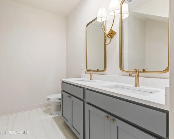 $299,000 | 216 Steiner Oaks, Lafayette, LA 70508