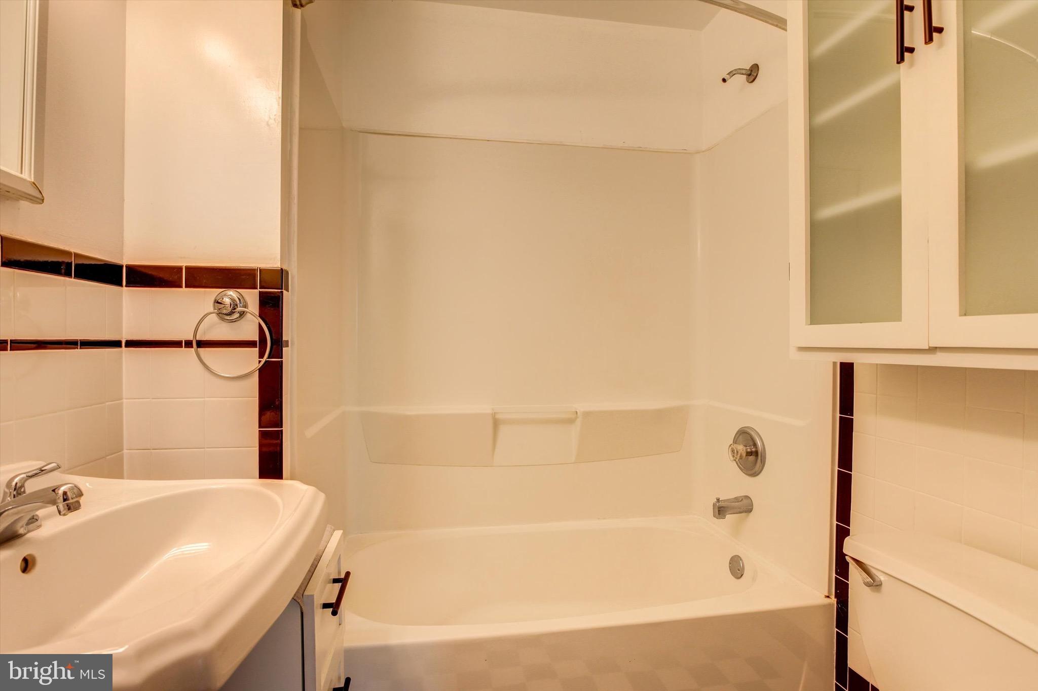 86 Jacobs Creek Road Ewing, NJ 08628 - Photo 17 of 25