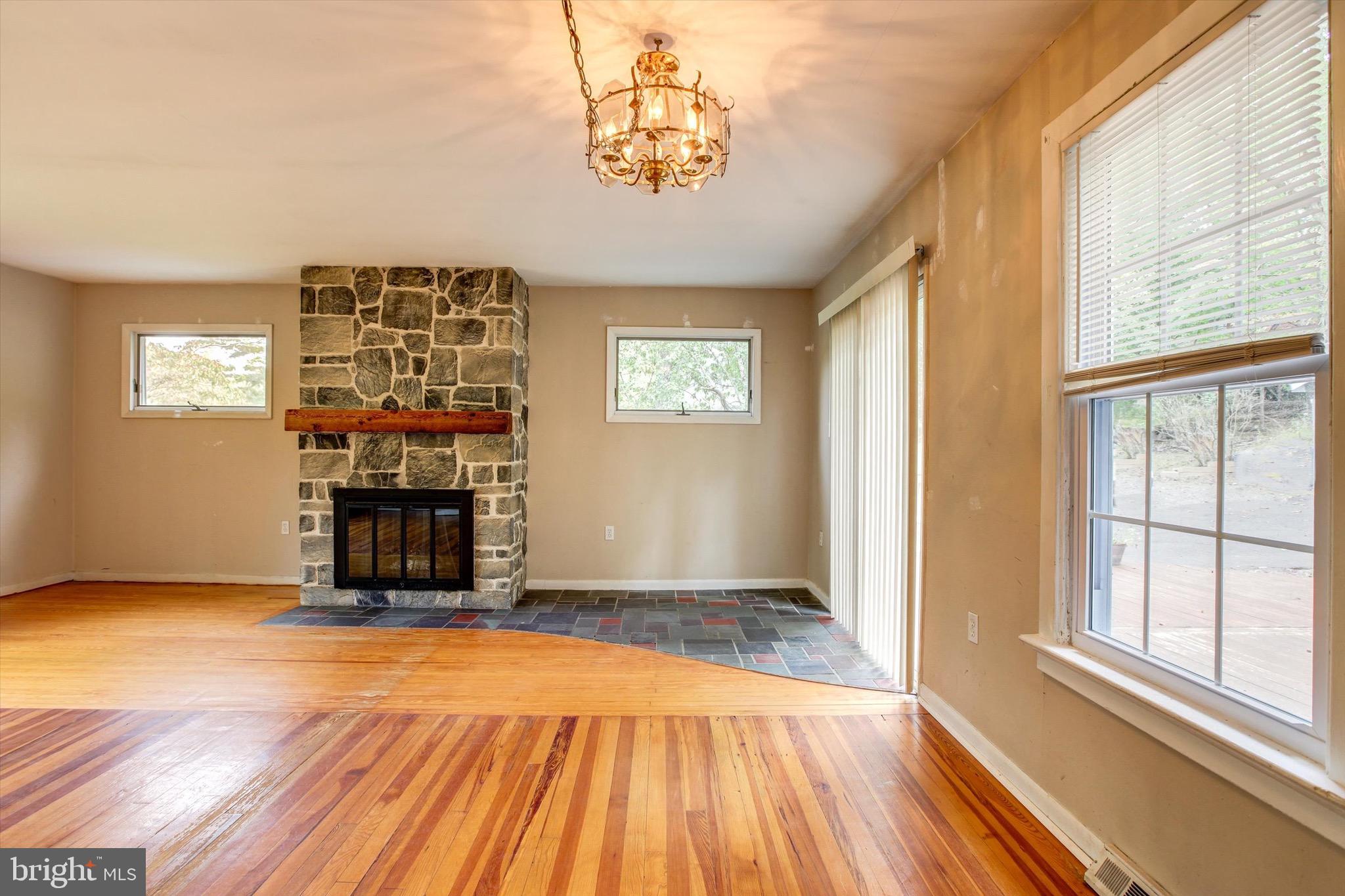 86 Jacobs Creek Road Ewing, NJ 08628 - Photo 6 of 25