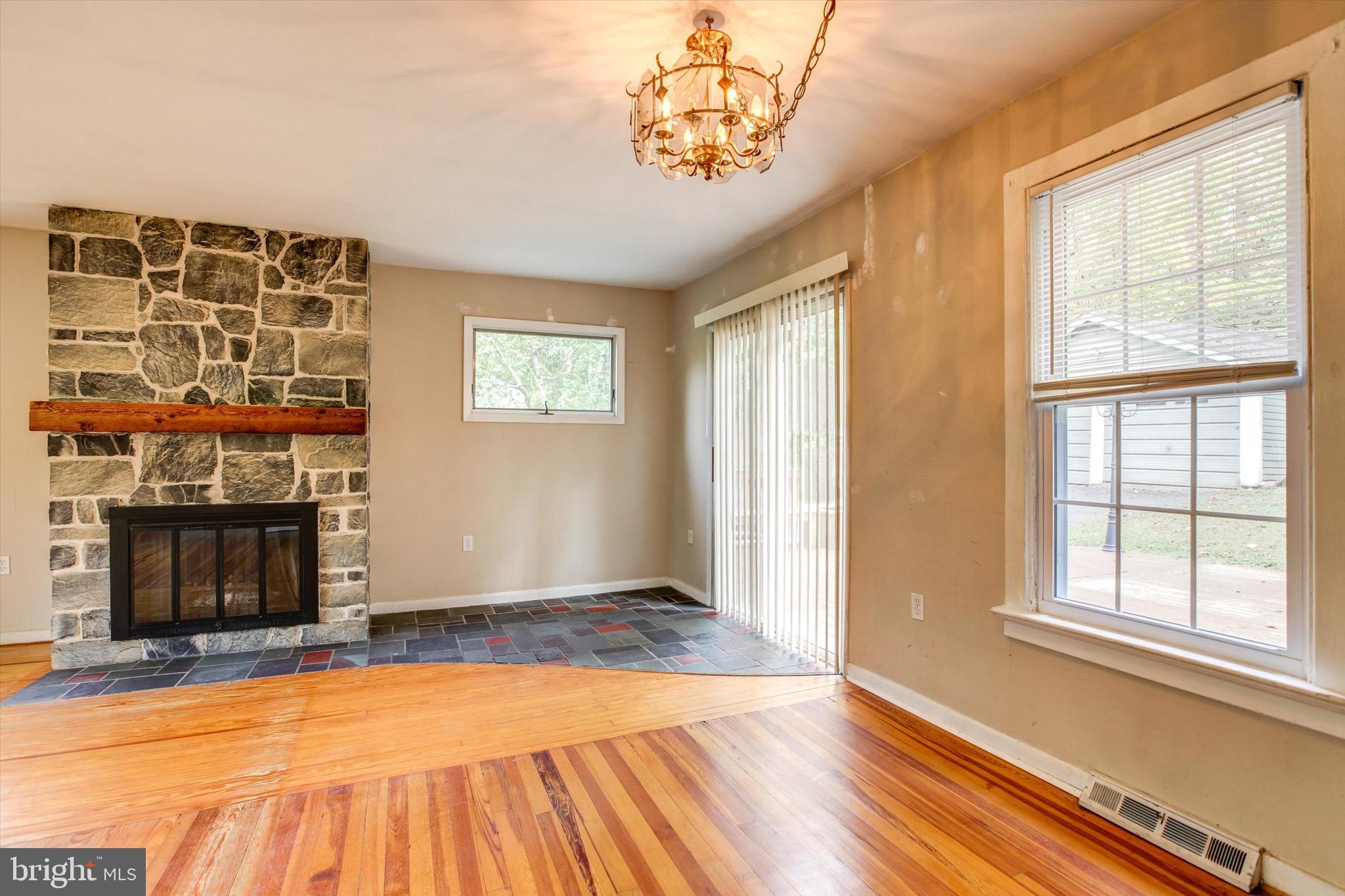 86 Jacobs Creek Road Ewing, NJ 08628 - Photo 7 of 25