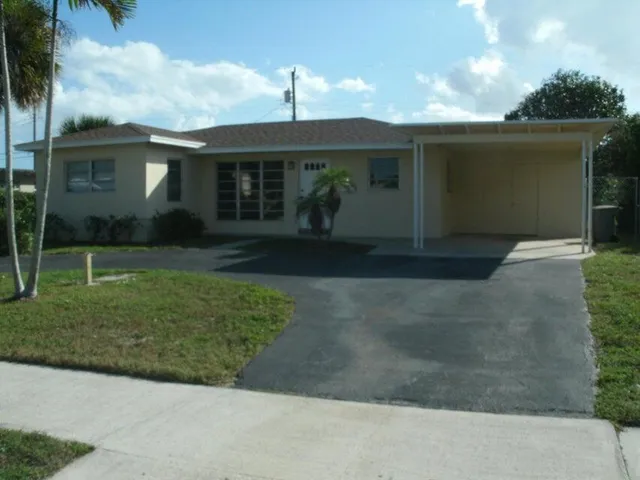 $950 | 434 Foresteria Drive, Lake Park, FL 33403