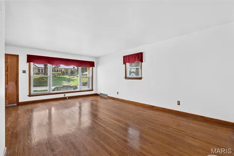 $259,900 | 1011 Hawthorn Avenue, St. Charles, MO 63301