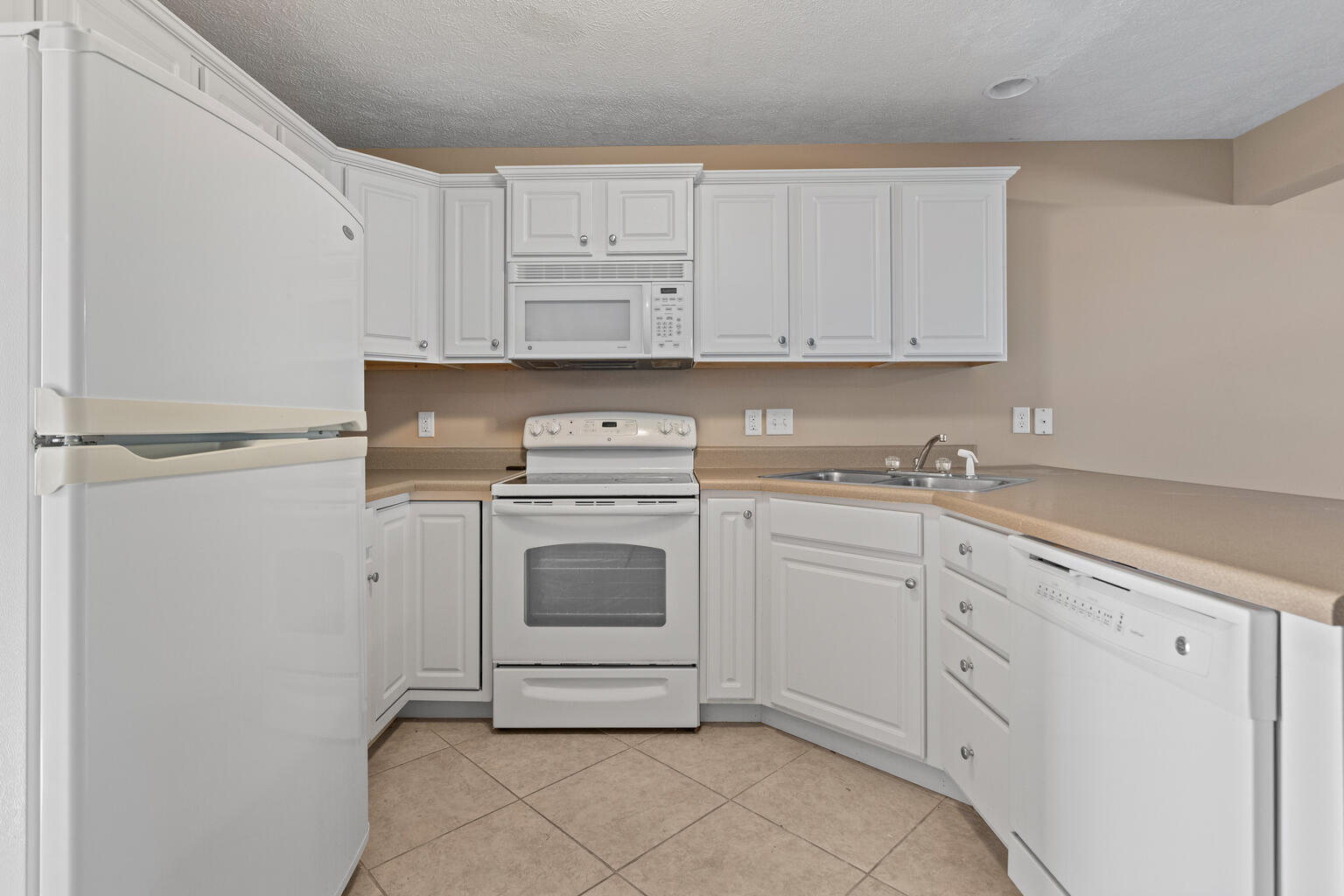 1610 Belclare Road Normal, IL 61761 - Photo 13 of 35