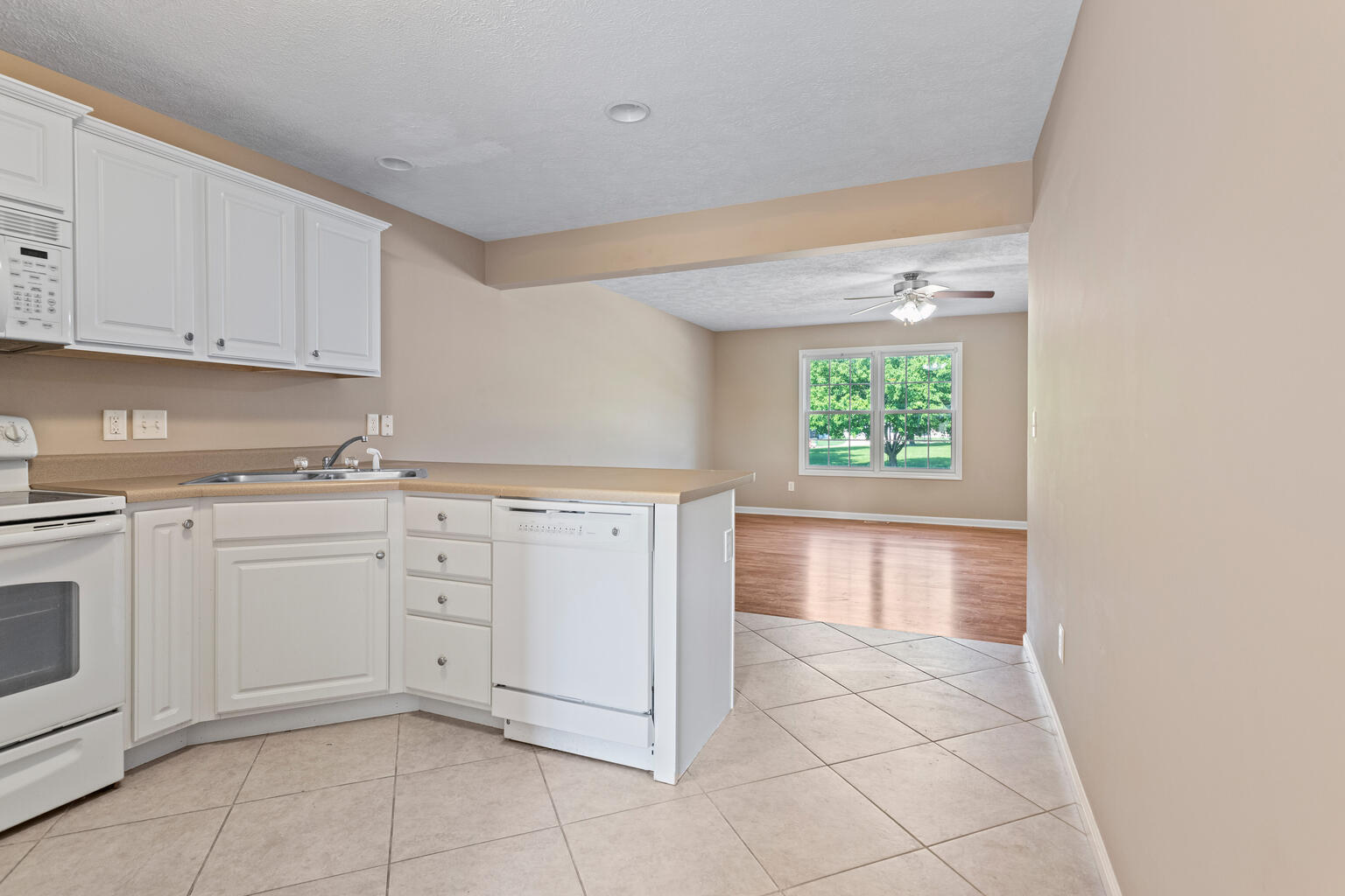 1610 Belclare Road Normal, IL 61761 - Photo 16 of 35