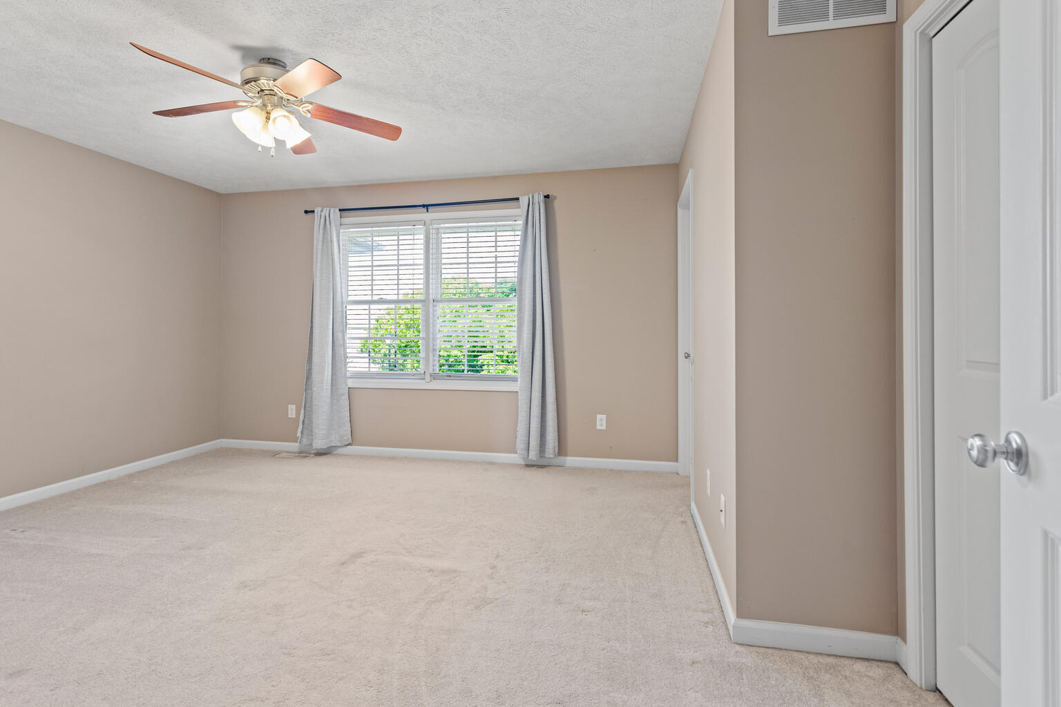 1610 Belclare Road Normal, IL 61761 - Photo 19 of 35