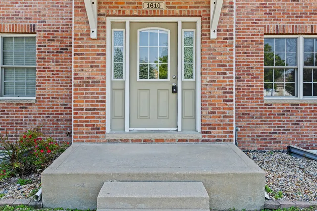 $204,999 | 1610 Belclare Road, Normal, IL 61761