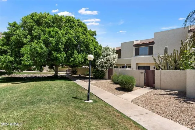 $2,300 | 9808 North 6th Street, Phoenix, AZ 85020