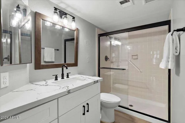 $2,300 | 9808 North 6th Street, Phoenix, AZ 85020